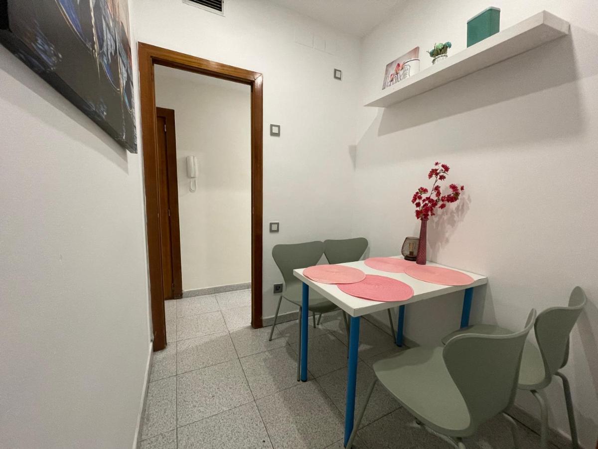 Plaza Universidad Rooms Барселона Екстер'єр фото